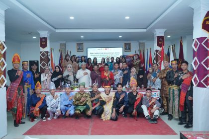 Kegiatan penyambutan tersebut turut dihadiri jajaran pimpinan Universitas Sulawesi Tenggara, pejabat Fakultas Teknologi Pertanian, kepala bagian di lingkungan universitas, Ketua Program Studi Agribisnis, para dosen, serta Kepala Asrama yang mendampingi mahasiswa penerima beasiswa selama menjalani pendidikan.